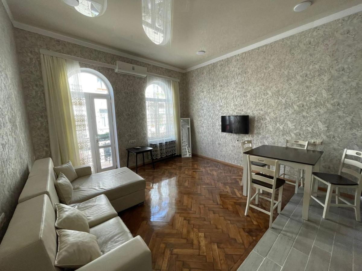 Центр Города Батуми Apartment Rustaveli 13 Exteriör bild